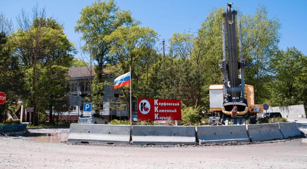 Каменный гость: кто такой Дмитрий Левин и как он построил империю вокруг Корфовского карьера