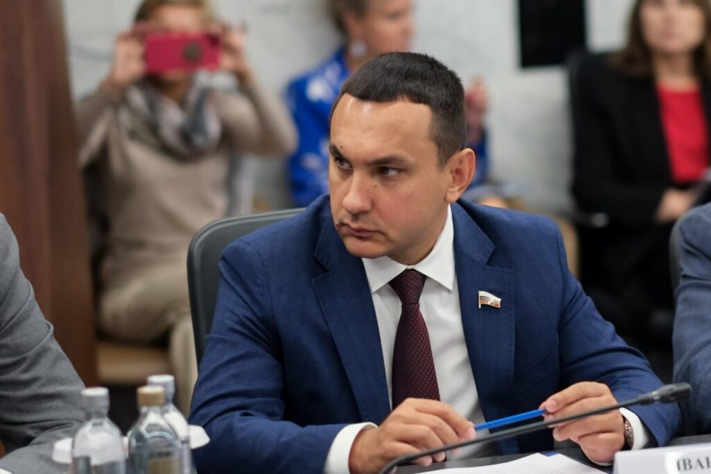 Политика на страже красоты: депутат Госдумы Максим Иванов о новых правах и возможностях женщин в Хабаровском крае
